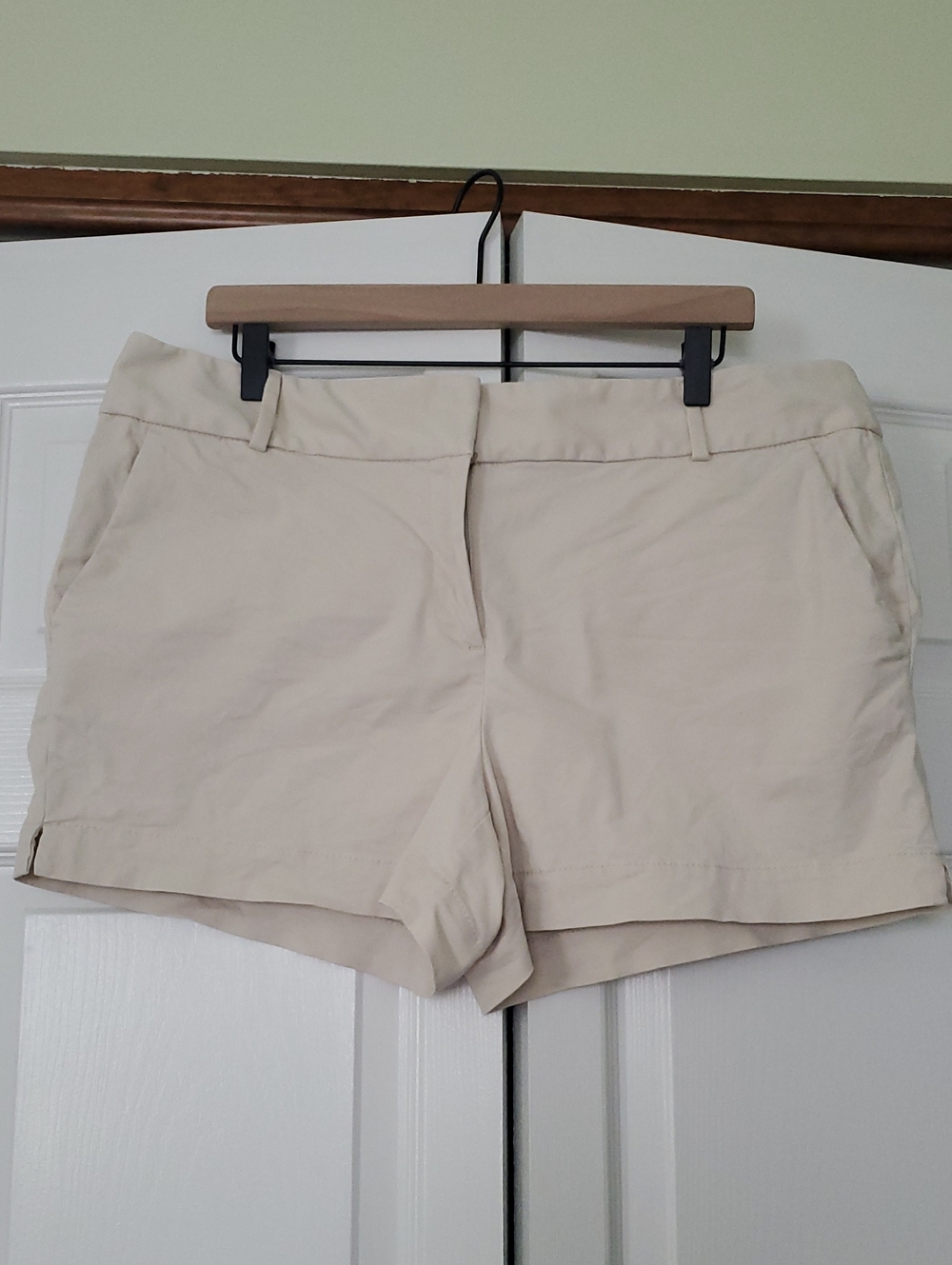 Loft Riviera Khaki Shorts, Size 14